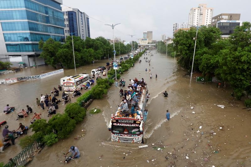 Hơn 1/3 lãnh thổ Pakistan đang chìm trong lũ lụt